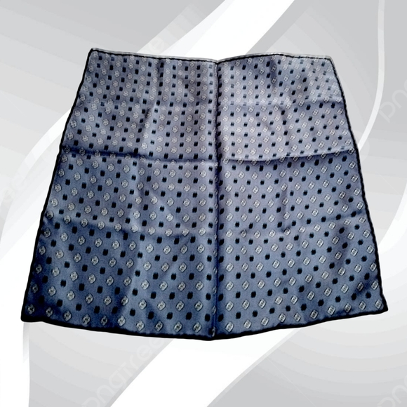 .🌲10/$20. Purple Silk Scarf, Hankershift, Bandana with White and Green Accents - Picture 4 of 4